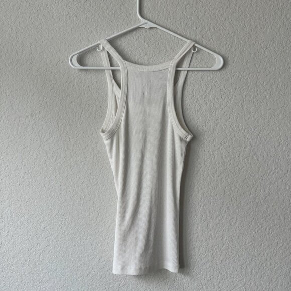 White basic tank🤍🍸 - Picture 3 of 8